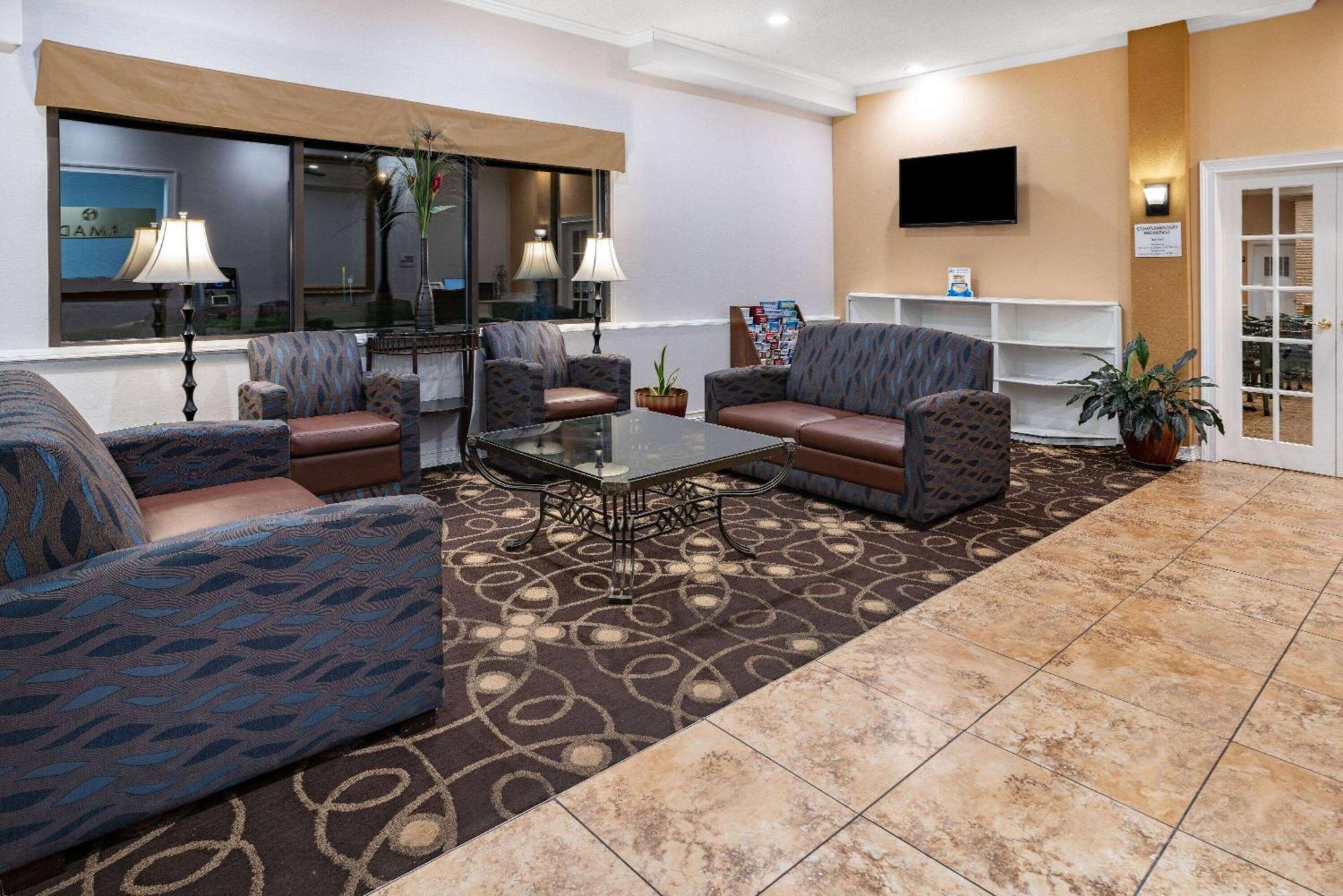 Ramada By Wyndham West Atlantic City Egg Harbor Township Zewnętrze zdjęcie